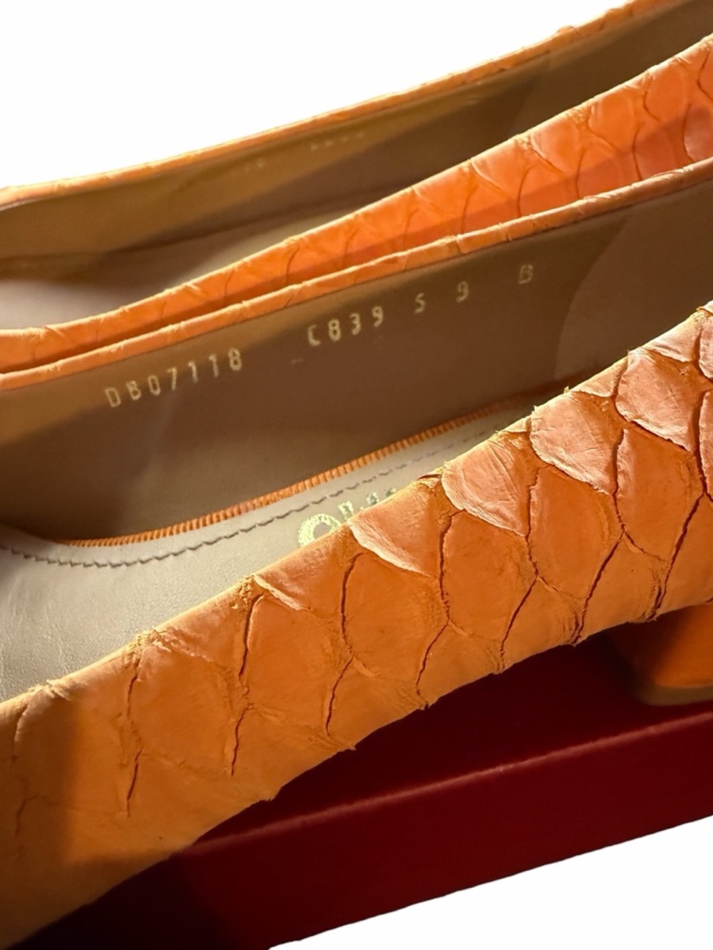 Rare NIB Salvatore Ferragamo Orange Python Vara Bow Pumps - 9B - Picture 2 of 5